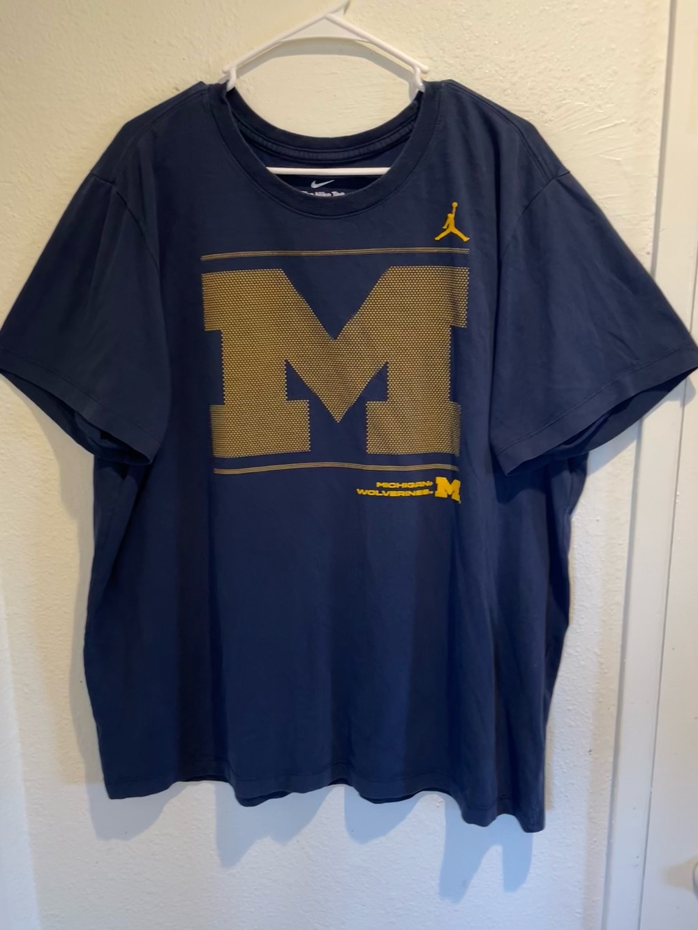 Nike Jordan Brand University of Michigan Wolverines Graphic Tee Shirt Navy Blue